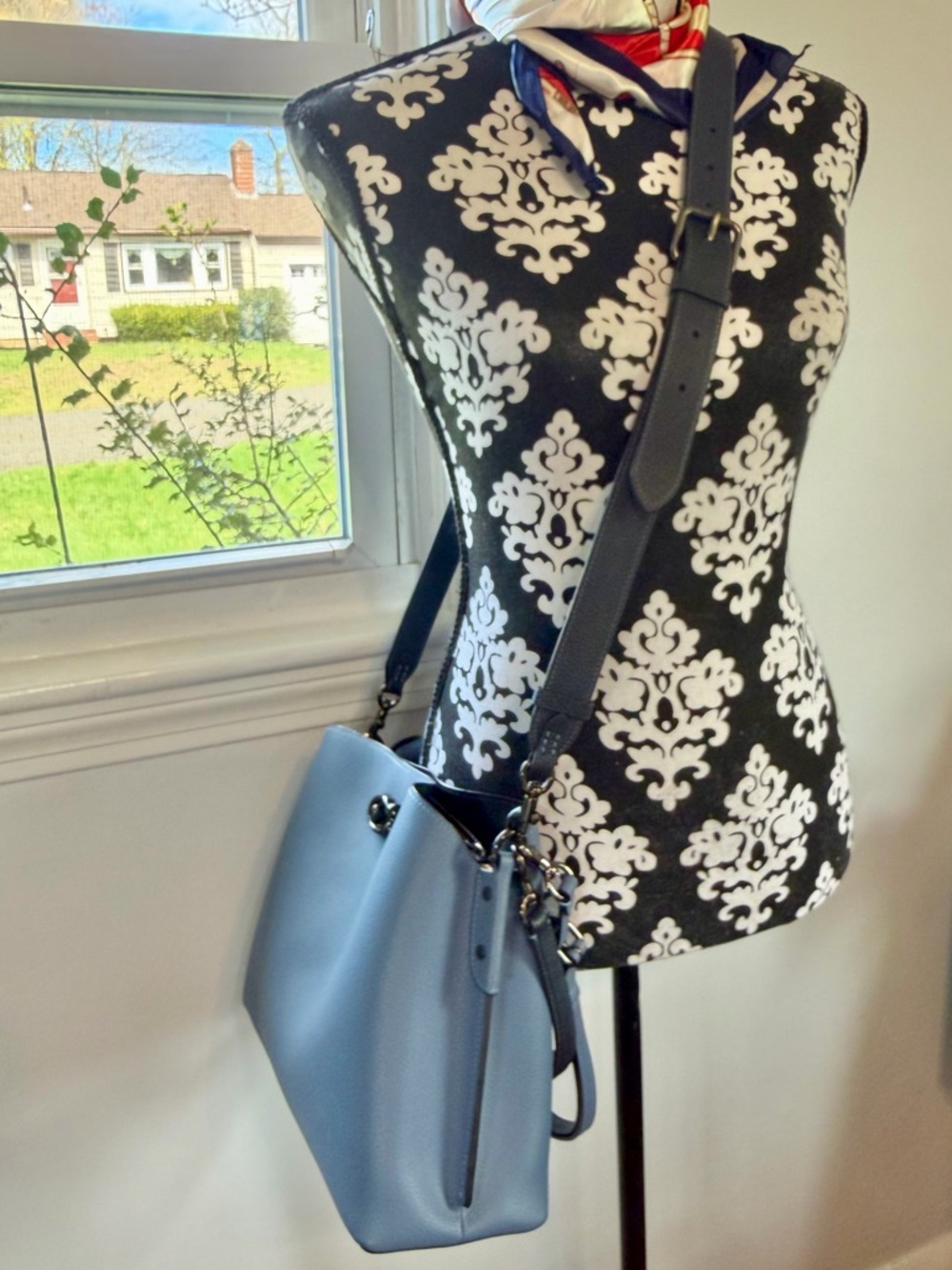 Coach Willow Blue Pebbled Leather Turnlock Crossbody Shoulder Bag EUC MSRP $395 - Picture 7 of 16
